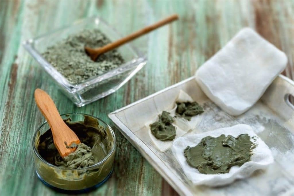 Combien de temps doit-on garder un cataplasme d'argile verte