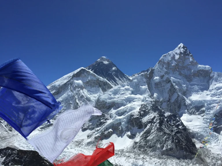 combien de temps pour monter l'everest