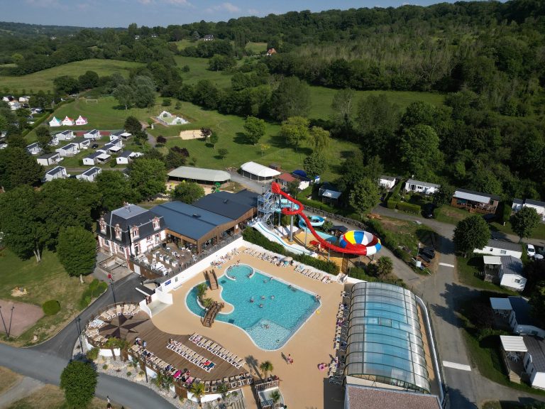 vacances en camping en normandie entre plages, bocages et histoire